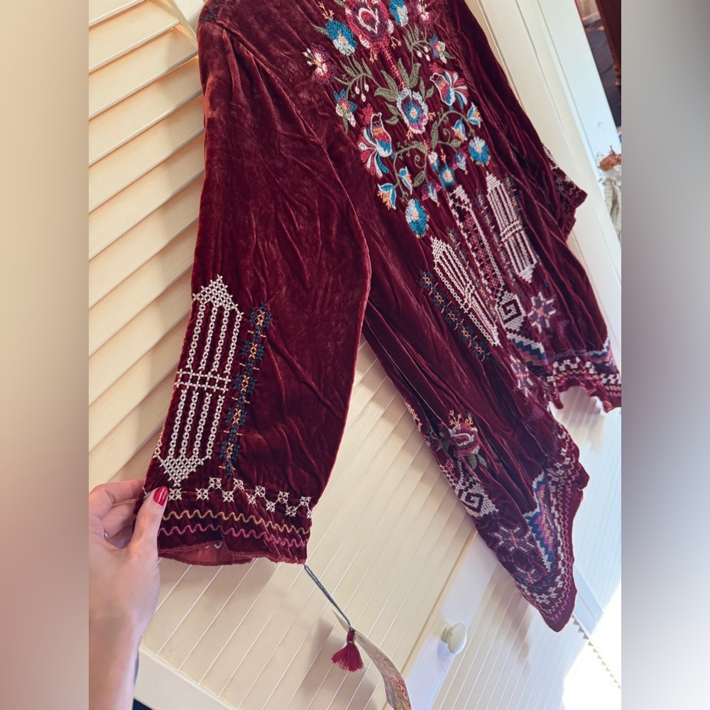 NWT!! Johnny Was Size M Daniela Embroidered Velvet Cardigan - Picture 11 of 11
